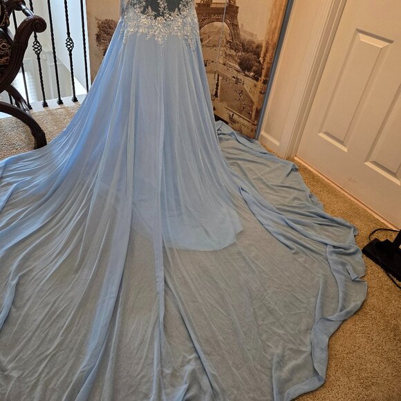 Elegant Mingda’s Light Blue Gown-With Tag-Never Worn - Picture 6 of 6